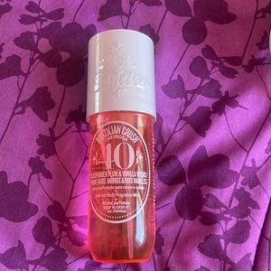 Black Amber plum & vanilla woods